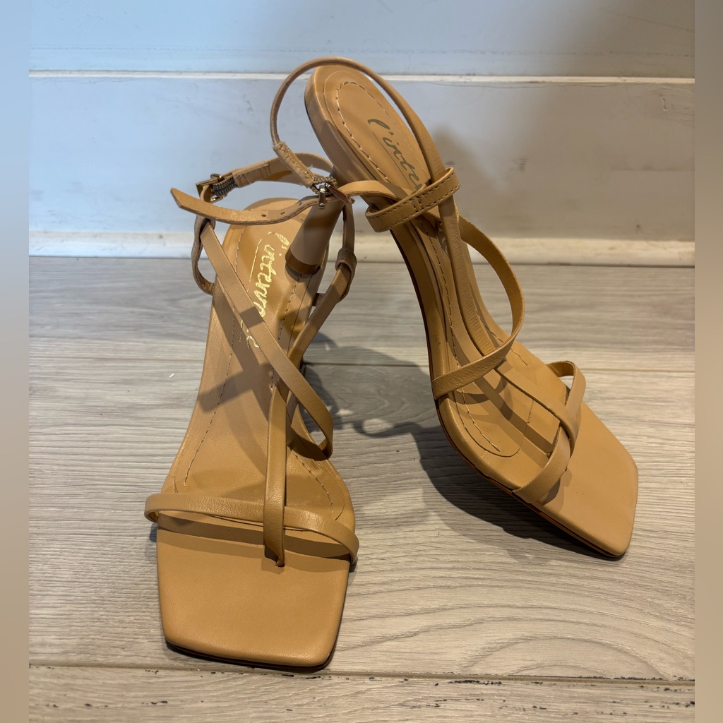 L’intervalle Strappy Heeled Sandals